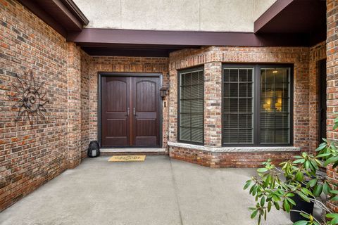 Tiny photo for 2009 MacKenzie Place #2009, Wheaton, IL 60187 (MLS # 12629147)