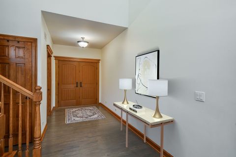 Tiny photo for 2009 MacKenzie Place #2009, Wheaton, IL 60187 (MLS # 12629147)