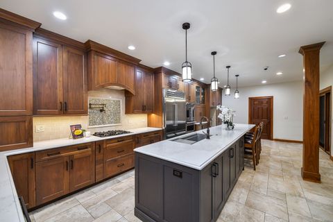 Tiny photo for 2009 MacKenzie Place #2009, Wheaton, IL 60187 (MLS # 12629147)