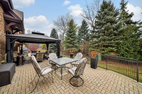 Tiny photo for 2009 MacKenzie Place #2009, Wheaton, IL 60187 (MLS # 12629147)