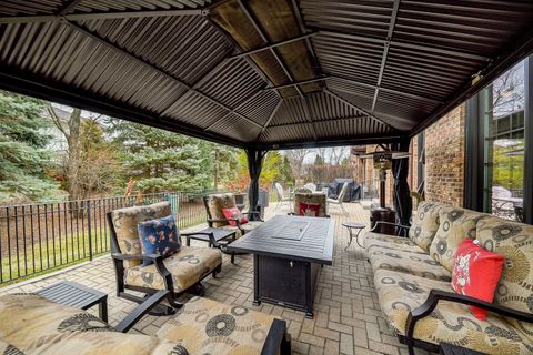 Tiny photo for 2009 MacKenzie Place #2009, Wheaton, IL 60187 (MLS # 12629147)