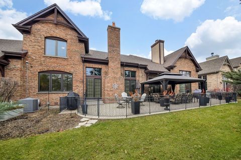 Tiny photo for 2009 MacKenzie Place #2009, Wheaton, IL 60187 (MLS # 12629147)