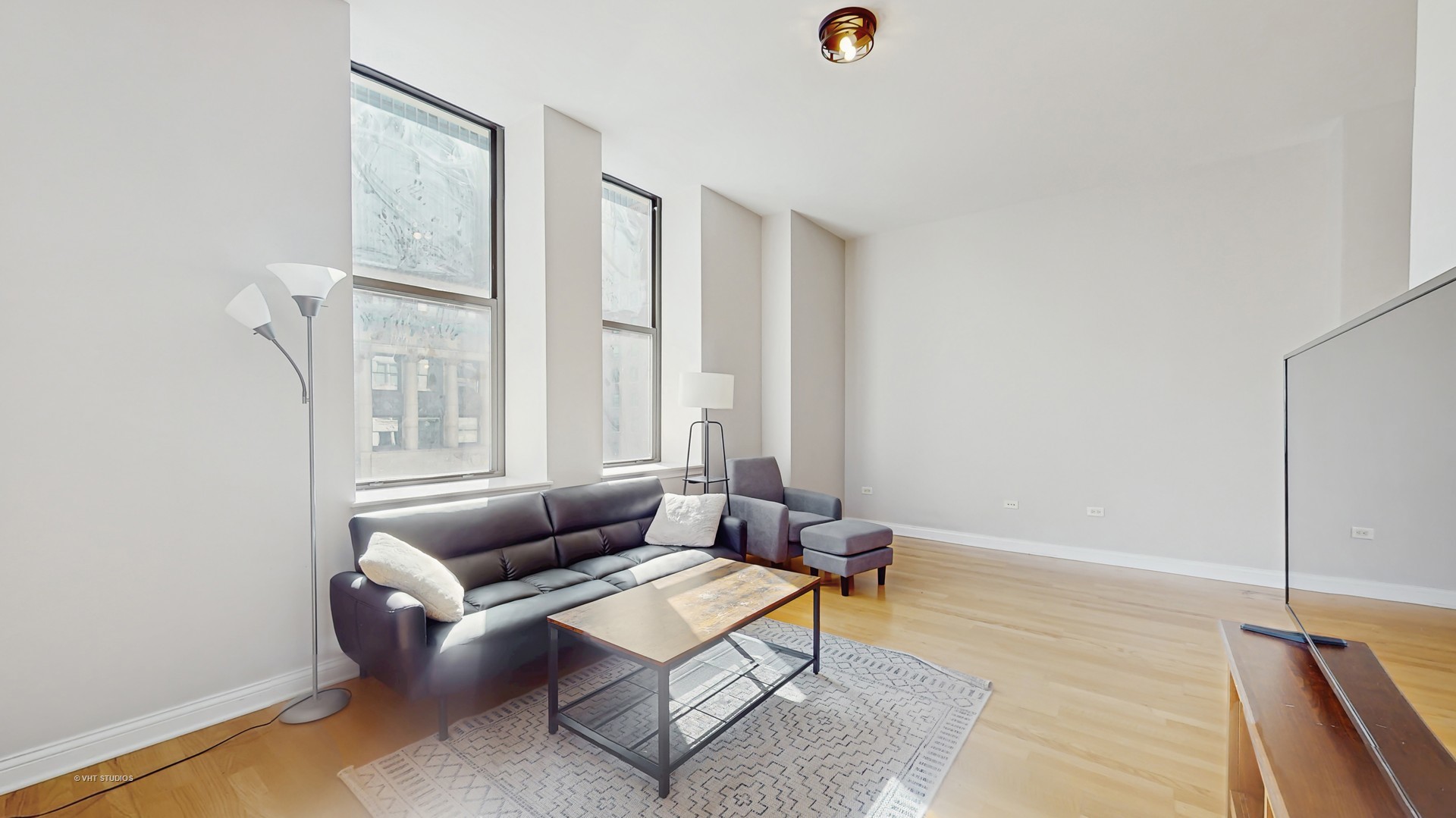 8 W Monroe Street 1507