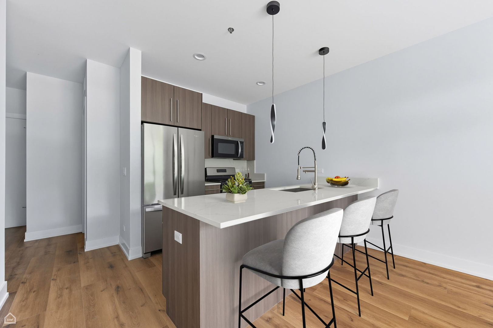 2354 N Washtenaw Avenue 204