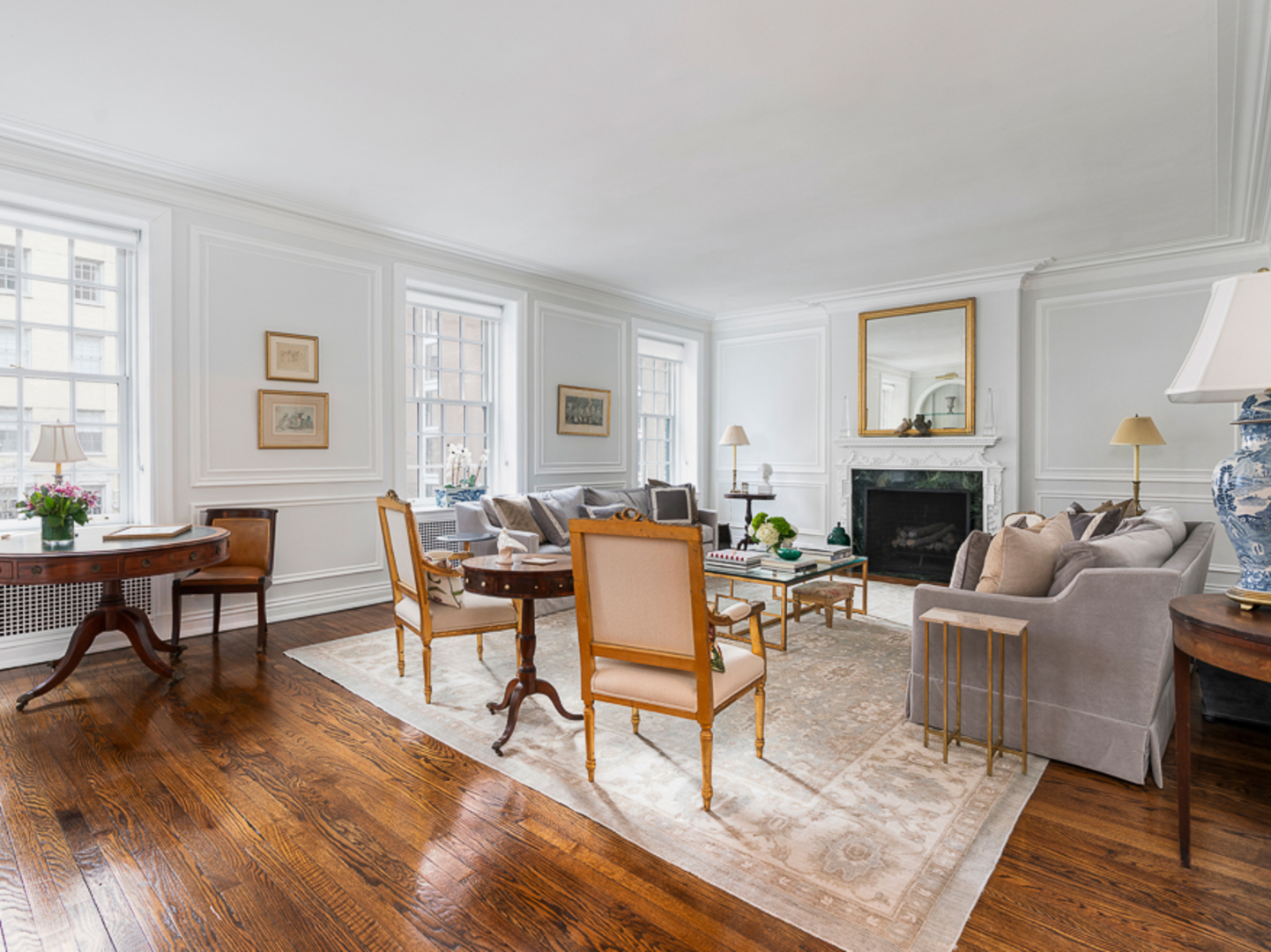 232 E WALTON Place 5E