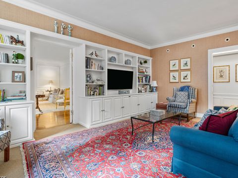 Tiny photo for 232 E WALTON Place #5E, Chicago, IL 60611 (MLS # 12556922)