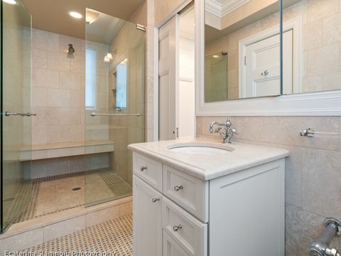 Tiny photo for 232 E WALTON Place #5E, Chicago, IL 60611 (MLS # 12556922)