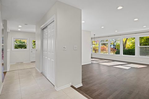 Tiny photo for 715 E Valley Lane, Arlington Heights, IL 60004 (MLS # 12500833)