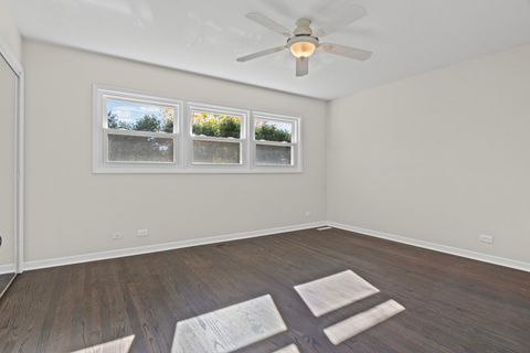 Tiny photo for 715 E Valley Lane, Arlington Heights, IL 60004 (MLS # 12500833)