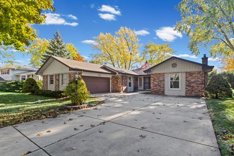 Tiny photo for 715 E Valley Lane, Arlington Heights, IL 60004 (MLS # 12500833)
