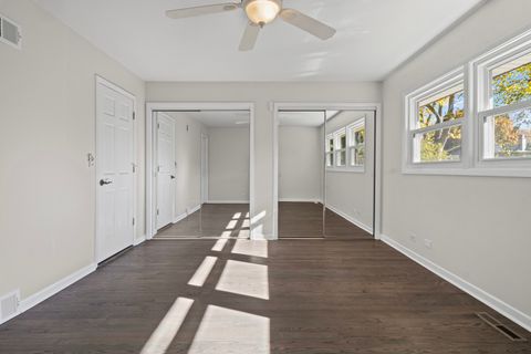 Tiny photo for 715 E Valley Lane, Arlington Heights, IL 60004 (MLS # 12500833)