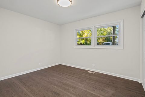 Tiny photo for 715 E Valley Lane, Arlington Heights, IL 60004 (MLS # 12500833)