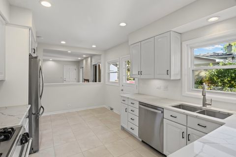 Tiny photo for 715 E Valley Lane, Arlington Heights, IL 60004 (MLS # 12500833)