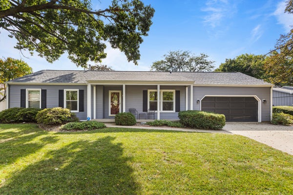4 MAGNOLIA CT, SAVOY, IL 61874 - Image b45b48d5f99f307d72bb89f2da493159/2844901465