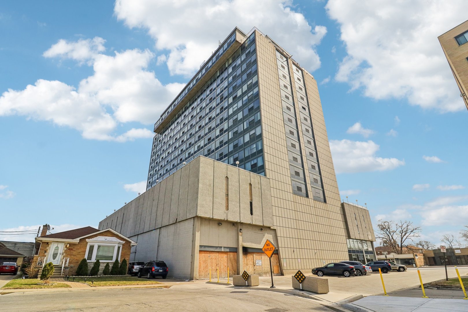 7234 W North Avenue 1408