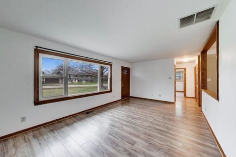 Tiny photo for 2917 VIRGINIA Avenue, McHenry, IL 60050 (MLS # 12573959)