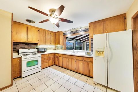 Tiny photo for 2917 VIRGINIA Avenue, McHenry, IL 60050 (MLS # 12573959)