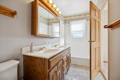 Tiny photo for 226 Hampshire Lane, Bolingbrook, IL 60440 (MLS # 12478337)