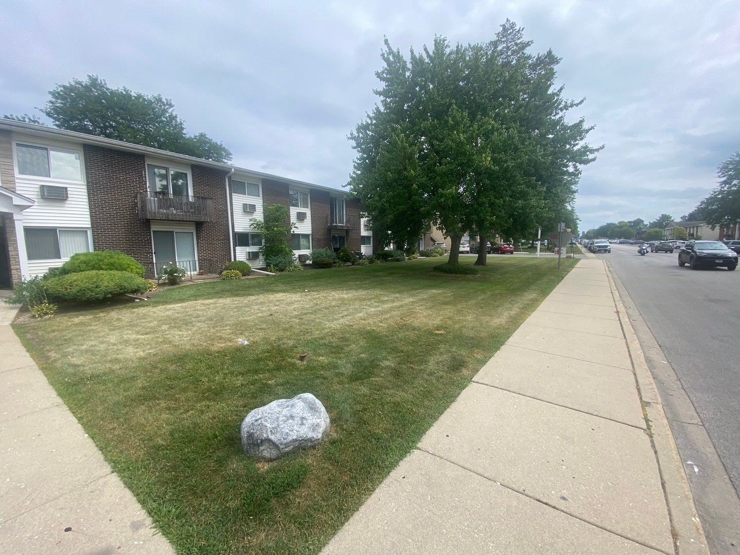9581 DEE Road 2L