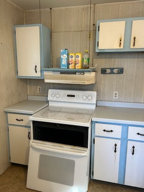 Tiny photo for 106 S Springer Street, Carbondale, IL 62901 (MLS # 12556825)