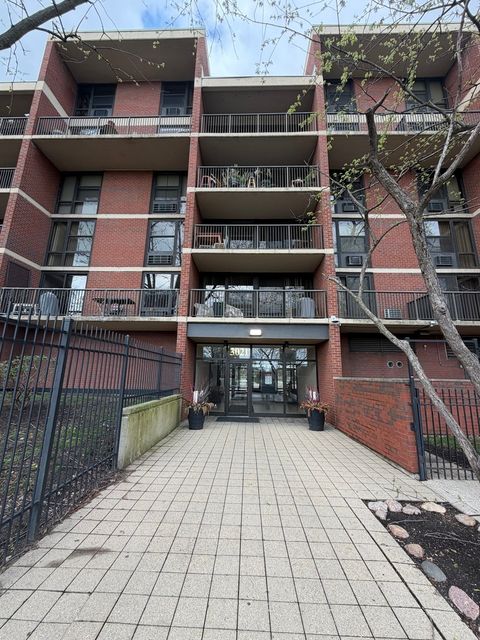 Photo of 3021 S MICHIGAN Avenue #507, Chicago, IL 60616 (MLS # 12621495)