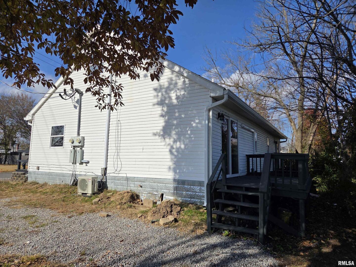 1207 N MARKET Street