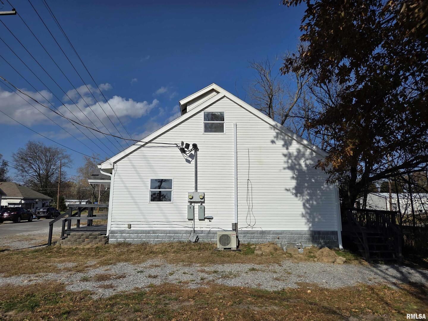 1207 N MARKET Street