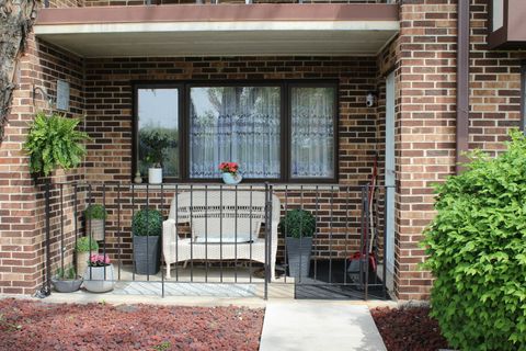 Tiny photo for 10508 Ridge Cove Drive #18D, Chicago Ridge, IL 60415 (MLS # 12494331)