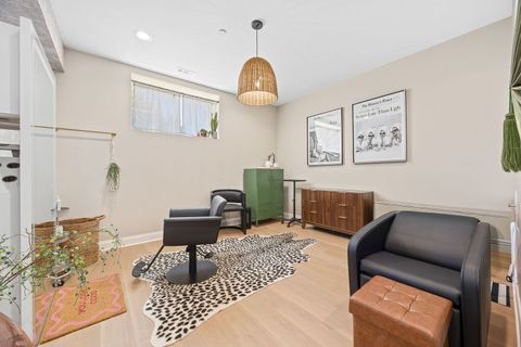 Tiny photo for 4510 Raymond Avenue, Brookfield, IL 60513 (MLS # 12685405)