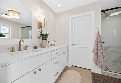 Tiny photo for 4510 Raymond Avenue, Brookfield, IL 60513 (MLS # 12685405)