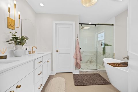 Tiny photo for 4510 Raymond Avenue, Brookfield, IL 60513 (MLS # 12685405)