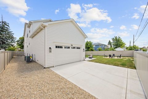 Tiny photo for 4510 Raymond Avenue, Brookfield, IL 60513 (MLS # 12685405)