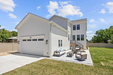 Tiny photo for 4510 Raymond Avenue, Brookfield, IL 60513 (MLS # 12685405)