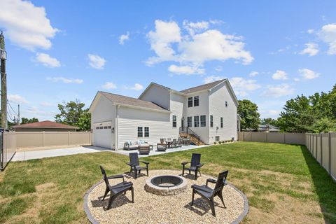 Tiny photo for 4510 Raymond Avenue, Brookfield, IL 60513 (MLS # 12685405)