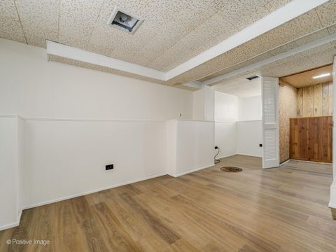 Tiny photo for 4626 N Leclaire Avenue, Chicago, IL 60630 (MLS # 12623745)