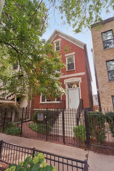 2035 W Saint Paul Avenue Chicago IL 60647
