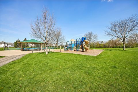 Tiny photo for 2986 Langston Circle, St. Charles, IL 60175 (MLS # 12622600)