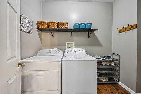 Tiny photo for 2986 Langston Circle, St. Charles, IL 60175 (MLS # 12622600)