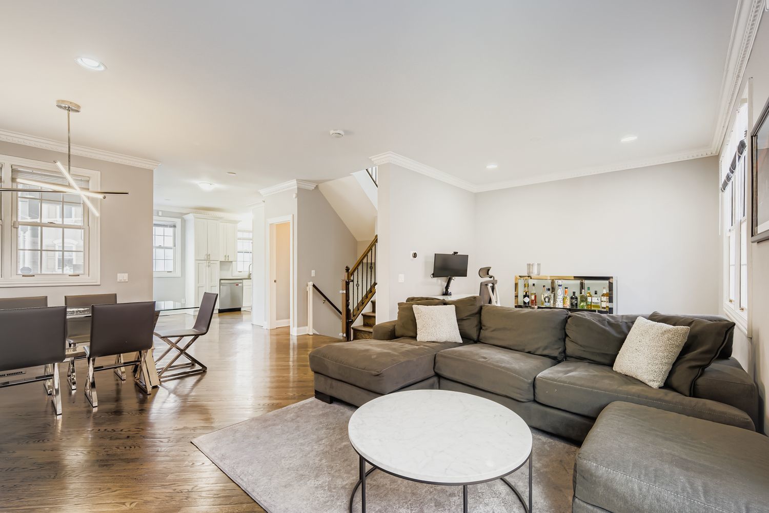 1806 W DIVERSEY Parkway H