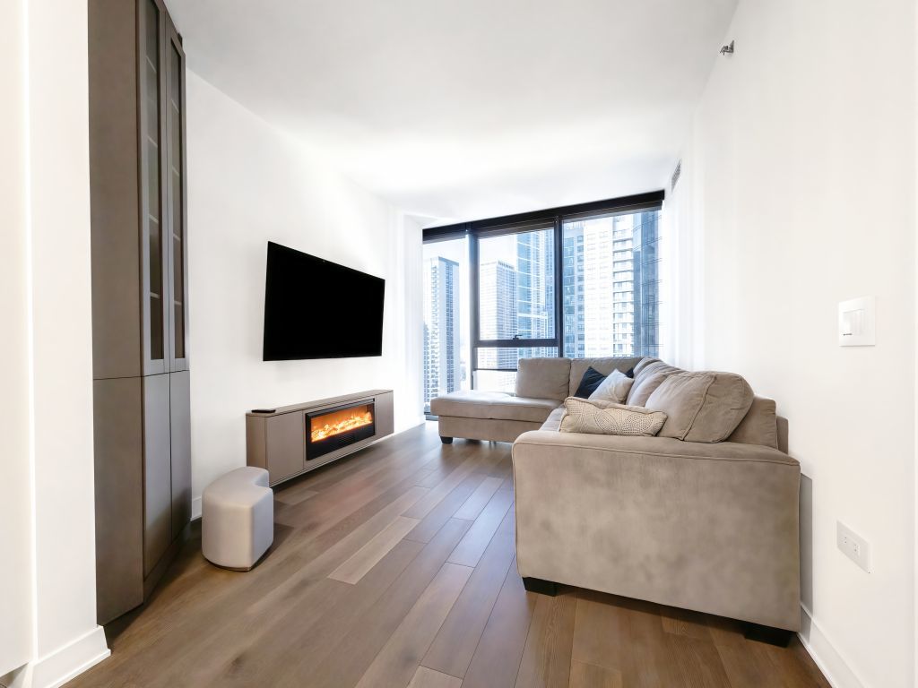 211 N Harbor Drive 1307