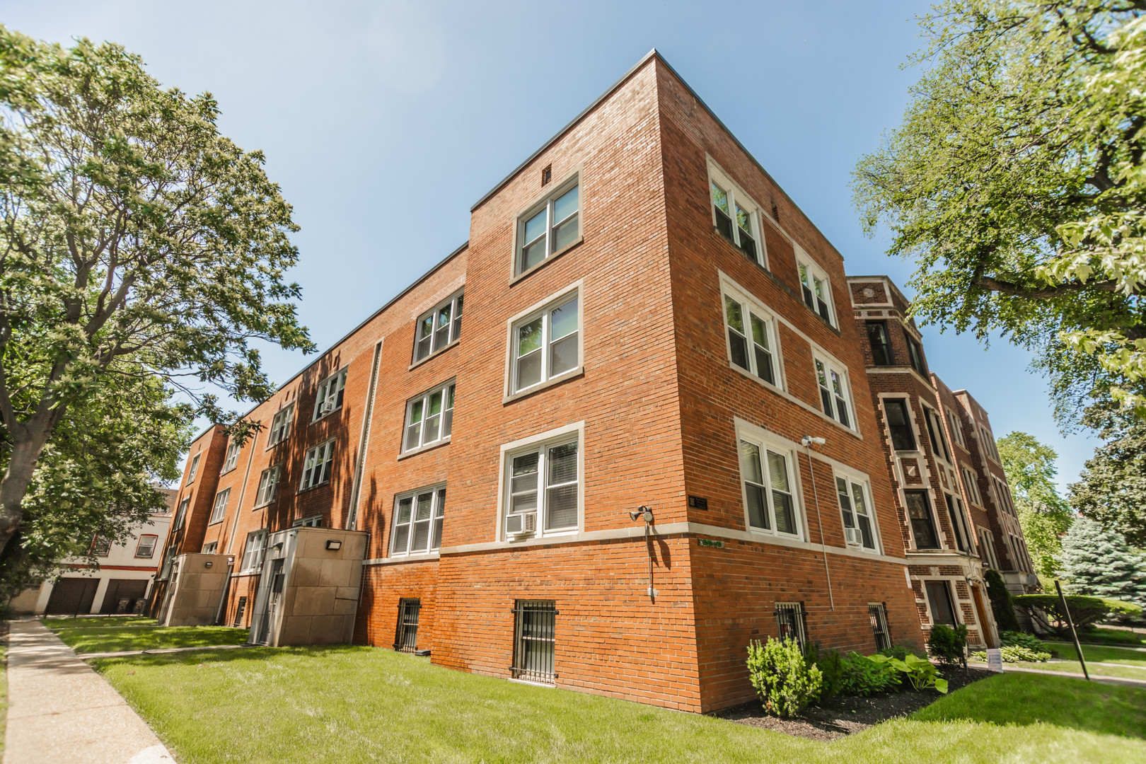 Chicago, Illinois 60615, United States, 2 Bedrooms Bedrooms, ,1 BathroomBathrooms,Residential,Active,161886