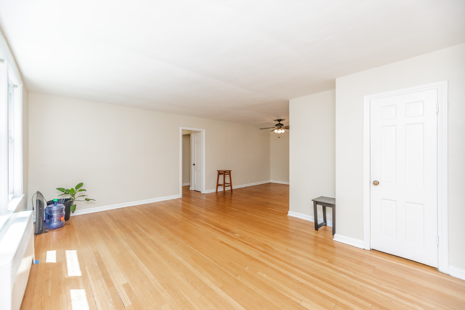 Chicago, Illinois 60615, United States, 2 Bedrooms Bedrooms, ,1 BathroomBathrooms,Residential,Active,161886