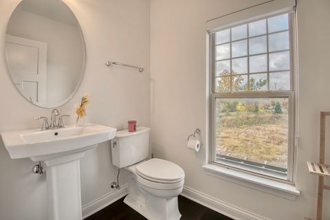 Tiny photo for 694 Parkside Court, Libertyville, IL 60048 (MLS # 12500652)