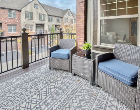 Tiny photo for 694 Parkside Court, Libertyville, IL 60048 (MLS # 12500652)