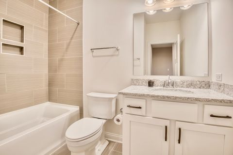 Tiny photo for 694 Parkside Court, Libertyville, IL 60048 (MLS # 12500652)