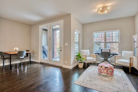 Tiny photo for 694 Parkside Court, Libertyville, IL 60048 (MLS # 12500652)