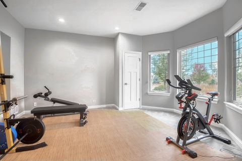 Tiny photo for 694 Parkside Court, Libertyville, IL 60048 (MLS # 12500652)