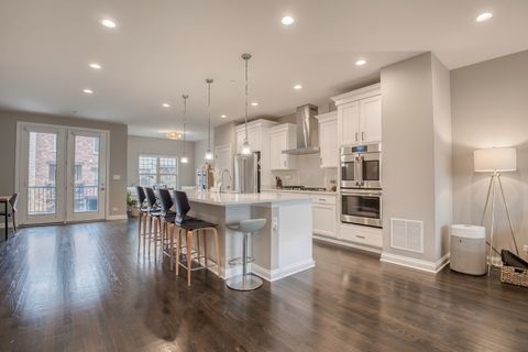 Tiny photo for 694 Parkside Court, Libertyville, IL 60048 (MLS # 12500652)