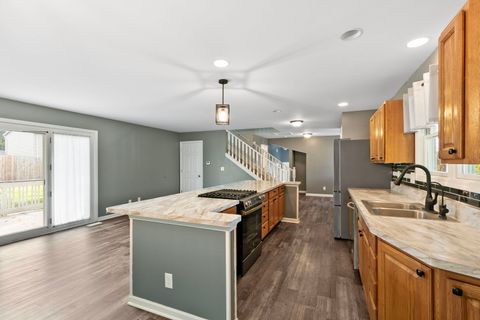 Tiny photo for 2904 E Chestnut Drive, Wonder Lake, IL 60097 (MLS # 12501569)