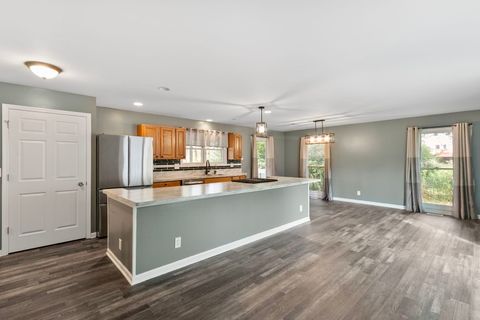 Tiny photo for 2904 E Chestnut Drive, Wonder Lake, IL 60097 (MLS # 12501569)